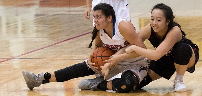 Lady Rebs Storm Past Lobos